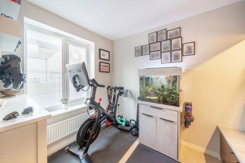 37 Chestnut Park, Kingswood, Wotton-under-edge, GL12 8RJ