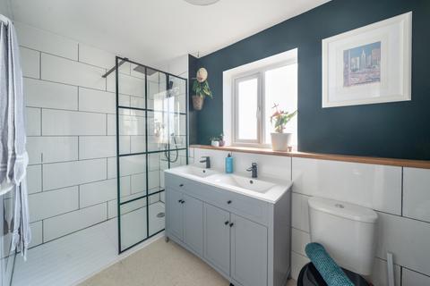 37 Chestnut Park, Kingswood, Wotton-under-edge, GL12 8RJ