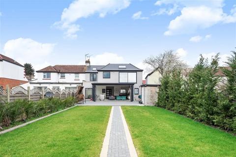 5 bedroom semi-detached house for sale, Queens Walk, Kingsbury, NW9