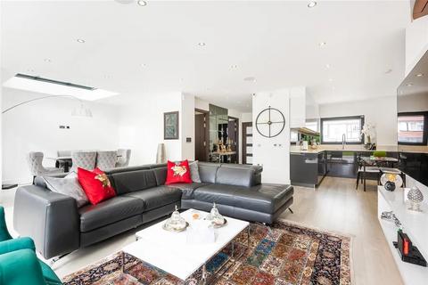 5 bedroom semi-detached house for sale, Queens Walk, Kingsbury, NW9