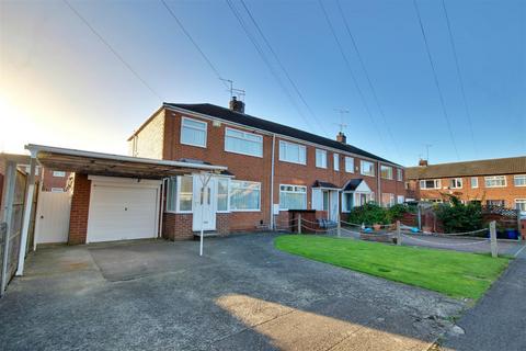 3 bedroom end of terrace house for sale, Norwood Grove, BEVERLEY