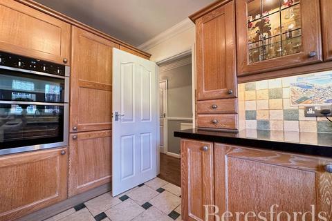 undefined, Southbury Close, Hornchurch, RM12