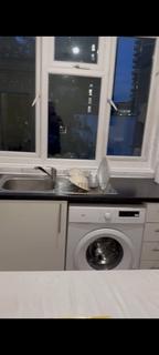 2 bedroom flat to rent, Barking, IG11