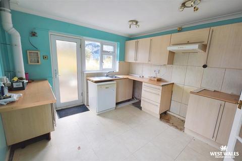 3 bedroom detached bungalow for sale, Dolwerdd Estate, Penparc, Cardigan