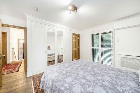 23 Ridgeway Gardens, London, N6 5XR
