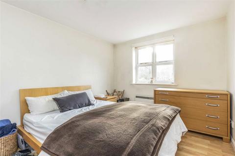 undefined, Rosebank Close, Teddington TW11
