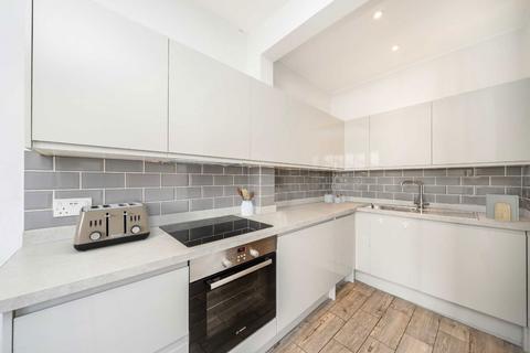 2 bedroom flat for sale, Mare Street, London E8