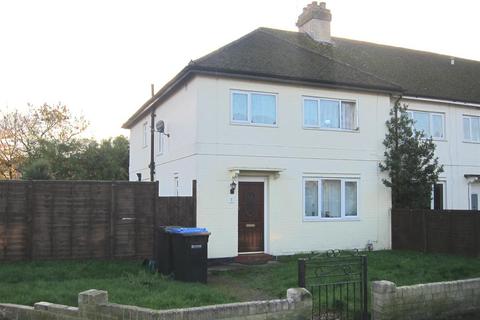 6 bedroom end of terrace house to rent, Almond Close, Englefield Green TW20