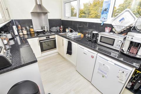 3 bedroom terraced house for sale, Woodside View, Benfleet