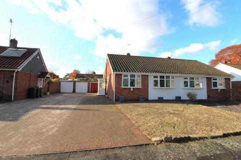 2 bedroom bungalow for sale, Snowdon Close, Kidderminster, DY11