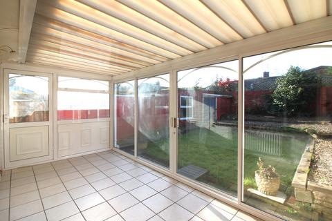 2 bedroom bungalow for sale, Snowdon Close, Kidderminster, DY11