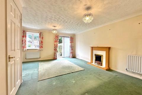 3 bedroom semi-detached house for sale, Broad Oak Close, Eastbourne, East Sussex, BN23