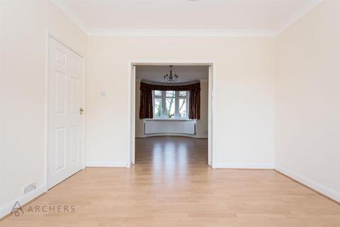 3 bedroom detached house to rent, Barnfield Drive, Crosspool, Sheffield