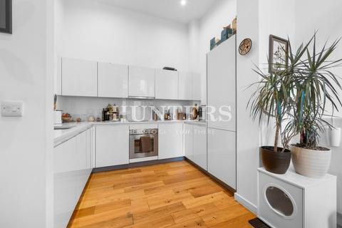 2 bedroom flat to rent, Casbeard Street, London, N4