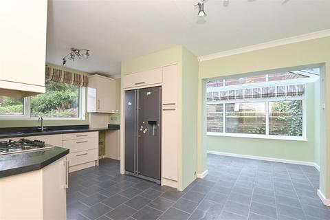 1 Helmton Drive, Sheffield, S8 8QN