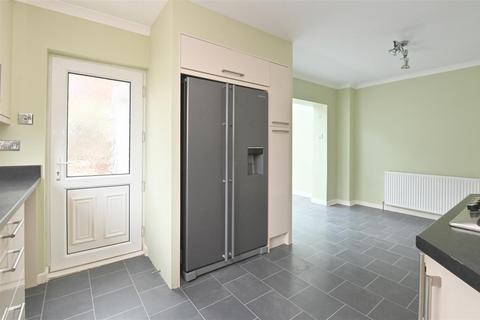 1 Helmton Drive, Sheffield, S8 8QN