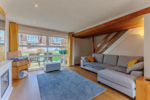 3 bedroom link detached house for sale, Acorn Grove, Pershore