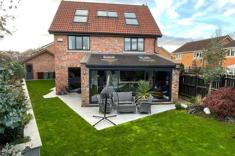 5 bedroom detached house for sale, Whinmoor Drive, Clayton West