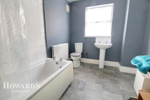 2 bedroom end of terrace house for sale, Roman Road, Lowestoft