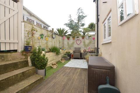 1 bedroom flat for sale, SPENCER ROAD, RYDE