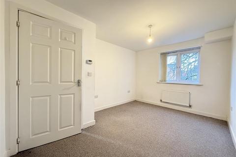 2 bedroom apartment to rent, Childer Close, Foleshill, Coventry