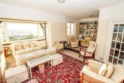 3 bedroom apartment for sale, Grand Parade, Leigh-On-Sea