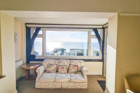 3 bedroom apartment for sale, Grand Parade, Leigh-On-Sea