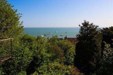 3 bedroom apartment for sale, Grand Parade, Leigh-On-Sea