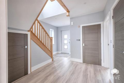 9 Ridgeway, Corfe Mullen, Wimborne, BH21 3HS