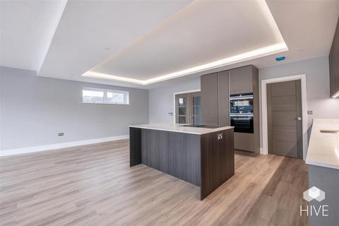 9 Ridgeway, Corfe Mullen, Wimborne, BH21 3HS