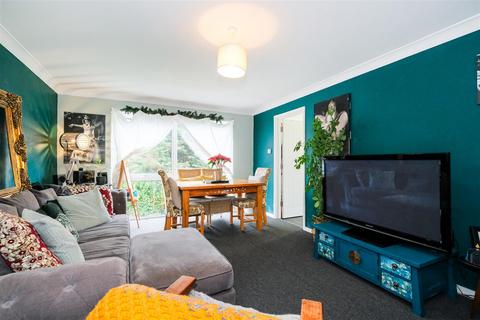 Flat 8, Ronver Lodge Newgate Street, London, E4 6JF