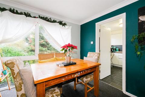 Flat 8, Ronver Lodge Newgate Street, London, E4 6JF