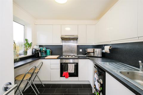 Flat 8, Ronver Lodge Newgate Street, London, E4 6JF