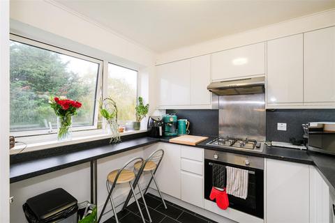 Flat 8, Ronver Lodge Newgate Street, London, E4 6JF