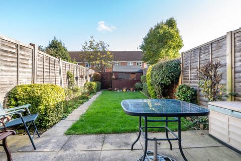 17 Wilstone Close, Hayes, UB4 9RL