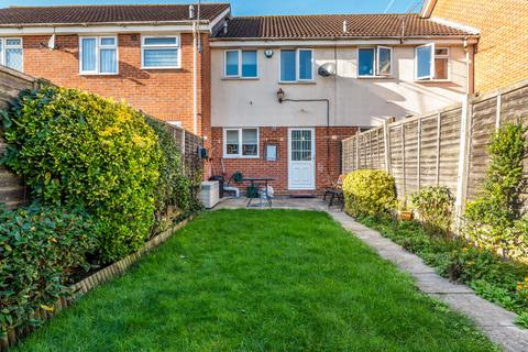 17 Wilstone Close, Hayes, UB4 9RL