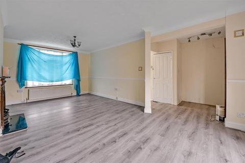 2 bedroom terraced house to rent, Fitzstephens Road, Essex