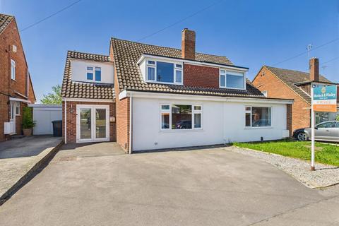 6 Burleigh Croft, Hucclecote, Gloucester, GL3 3DP