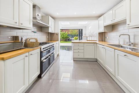 6 Burleigh Croft, Hucclecote, Gloucester, GL3 3DP