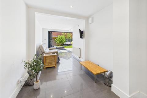 6 Burleigh Croft, Hucclecote, Gloucester, GL3 3DP