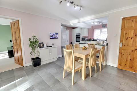 5 bedroom semi-detached house for sale, Compton Close, Earley, Reading