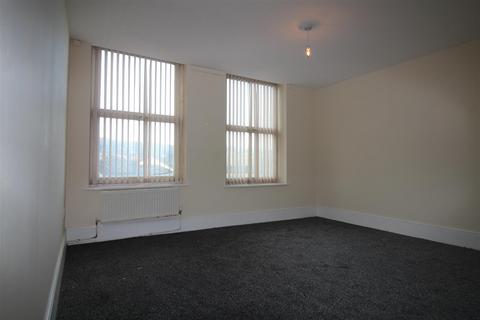 1 bedroom apartment to rent, Station Road, Batley