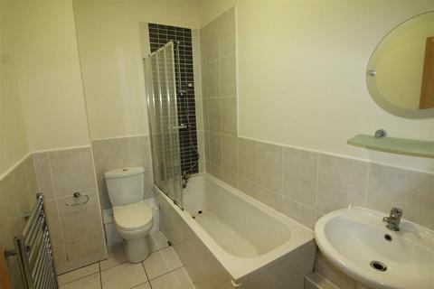 1 bedroom apartment to rent, Station Road, Batley