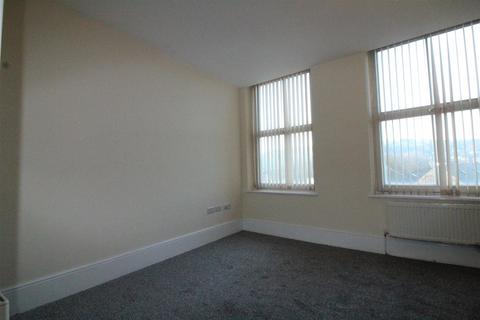 1 bedroom apartment to rent, Station Road, Batley