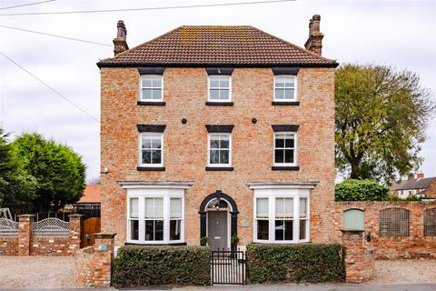 6 bedroom detached house for sale, Cross Street, Crowle