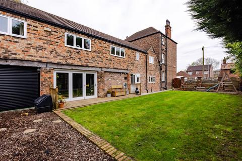 6 bedroom detached house for sale, Cross Street, Crowle