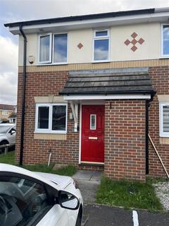 2 bedroom end of terrace house to rent, Palace Close, Slough