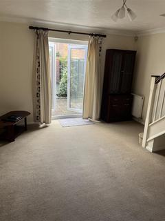 2 bedroom end of terrace house to rent, Palace Close, Slough