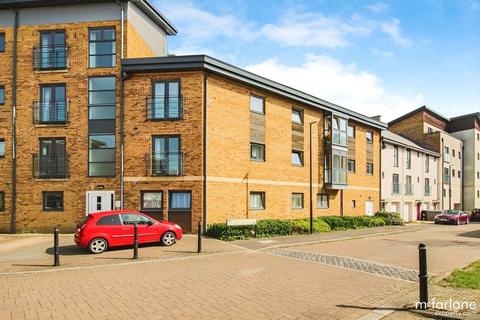 3 bedroom flat for sale, Pasteur Drive, Swindon SN1