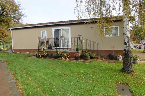 2 bedroom mobile home for sale, Bluebell Woods, Shalloak Road, Broad Oak